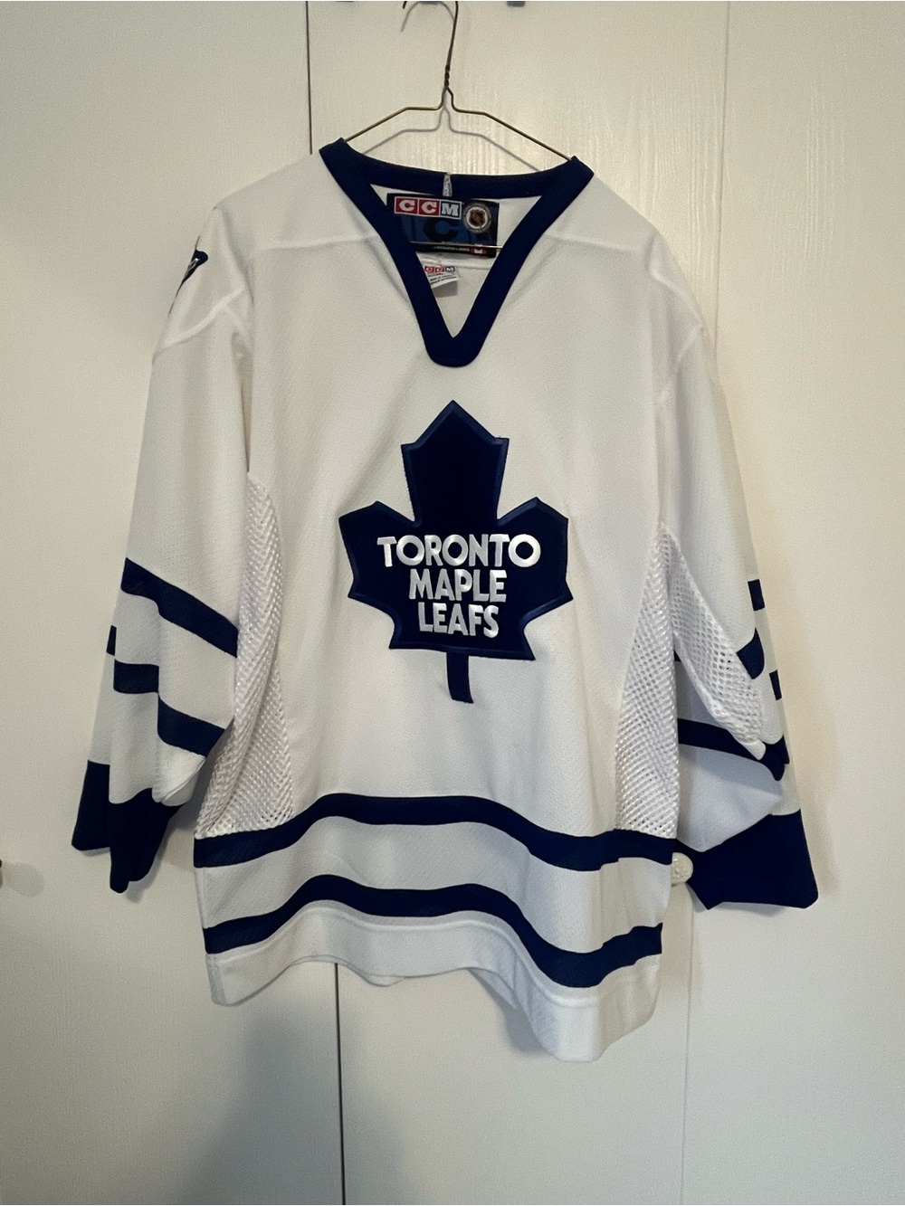 EUC | Vintage Maple Leafs Jersey by CCM